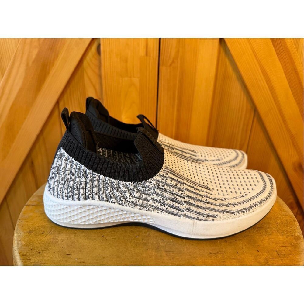Tommy Bahama Flint Knit Jogger Memory Foam Slip Sneaker Size 7.5 White Gray Blk